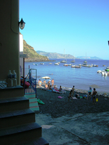 Le foto della Casa Azzurra isola di Salina