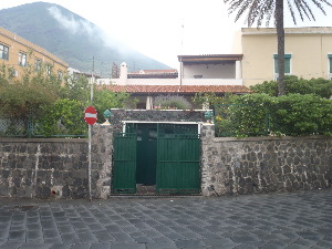 Le foto della Casa Verce con portico isola di Salina